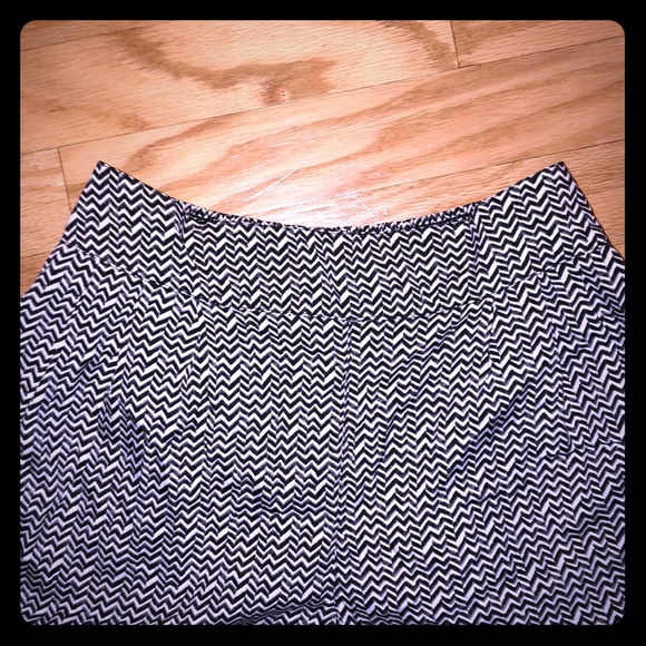 American Eagle High Rise Chevron Shorts - Picture 5 of 9